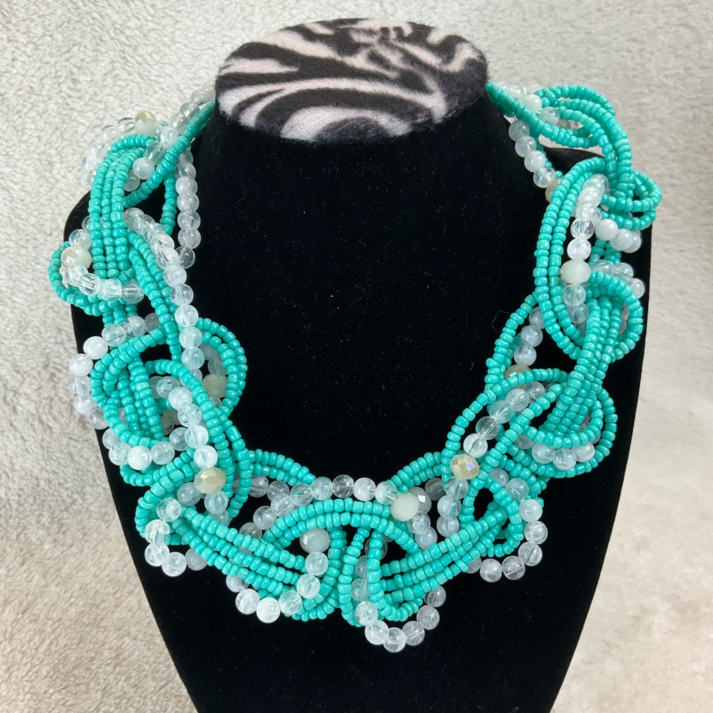 4/$10 Nwt Turquoise Beaded Chunky Costume Necklace By Pure Expressions